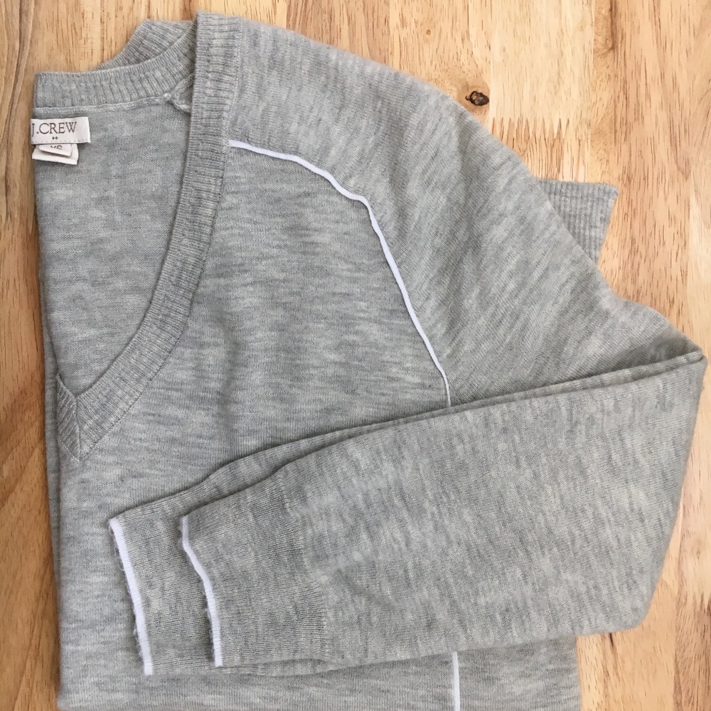 J.Crew Women's V-neck Sweater, Gray, Size XS - Picture 4 of 4